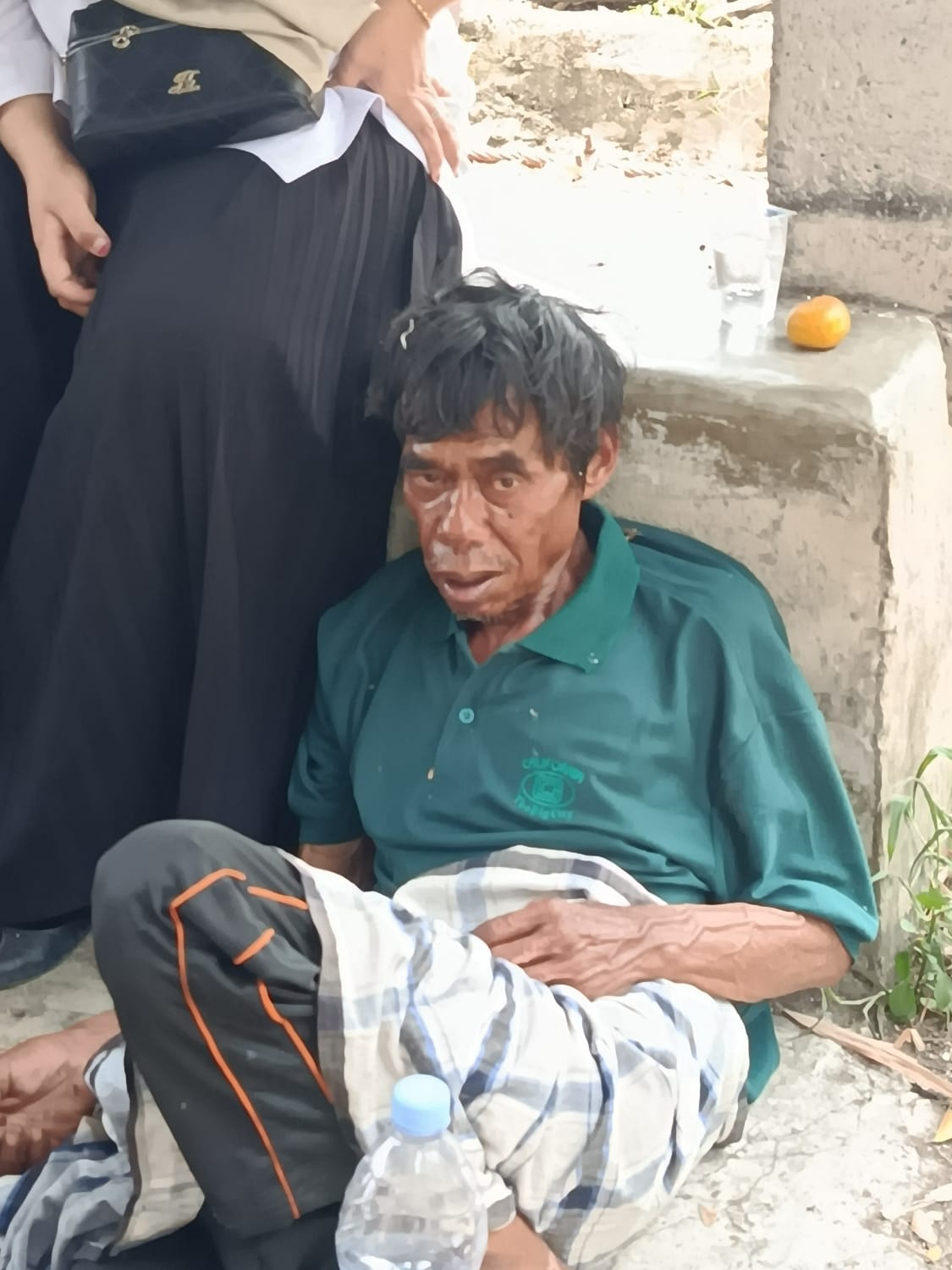 Pria Pelo Tanpa Identitas Ditemukan di Pinggir Jembatan Pagar Batu Lahat, Kini Dirawat di RSUD