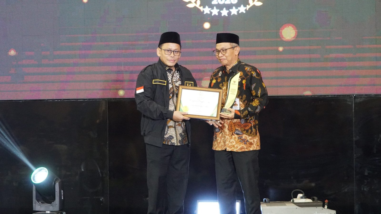 Gubernur NTB Lalu Muhamad Iqbal Raih Penghargaan Gubernur Pendukung Zakat Terbaik di Grand BAZNAS Awards 2026