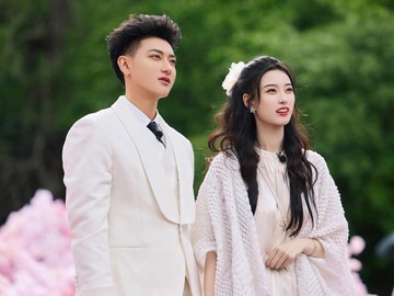 Tao EXO Sudah Jadi Ayah, Pamer Momen Pantai Bareng Istri dan Anak