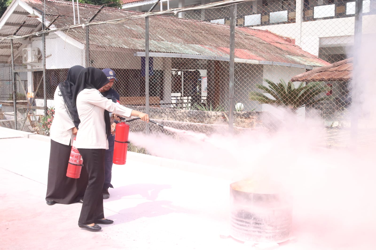 Lapas Serang Gandeng Damkar Kota Serang Latih Pegawai Hadapi Kebakaran