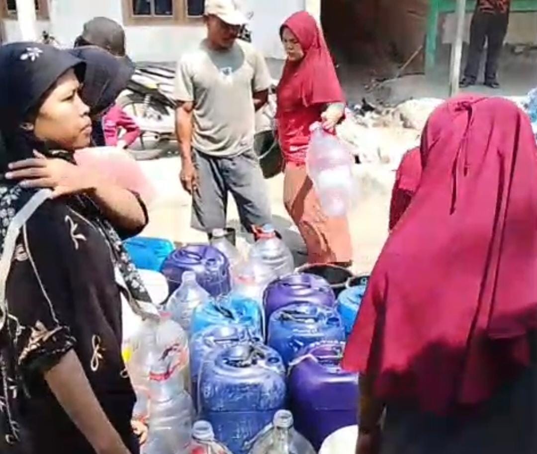 Sumur Warga Karangmalang Tegal Mengering, 10 Tangki Air Bantuan Disalurkan