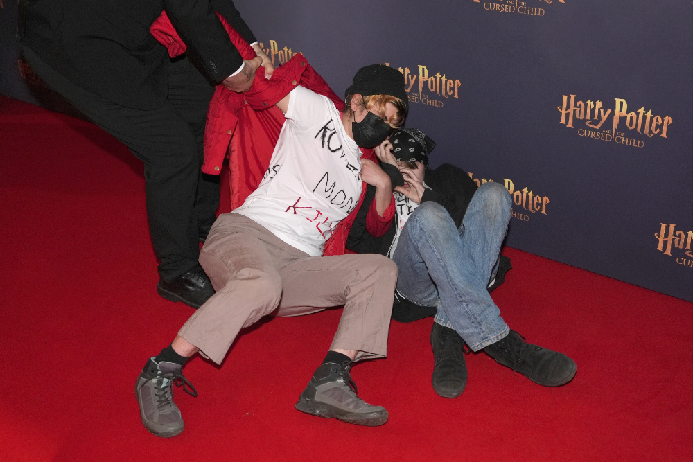 Agen J.K. Rowling Kecam Demo Trans Rights di Gala Harry Potter London