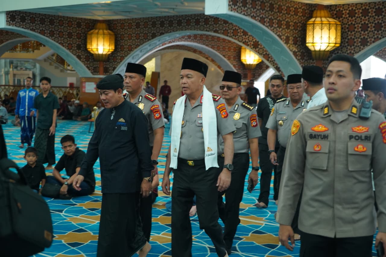 Kapolda Jabar Irjen Pol Hengki Gelar Jumling di Masjid Raya Al-Jabbar, Jemaah dan Ulama Diajak Jaga Kamtibmas