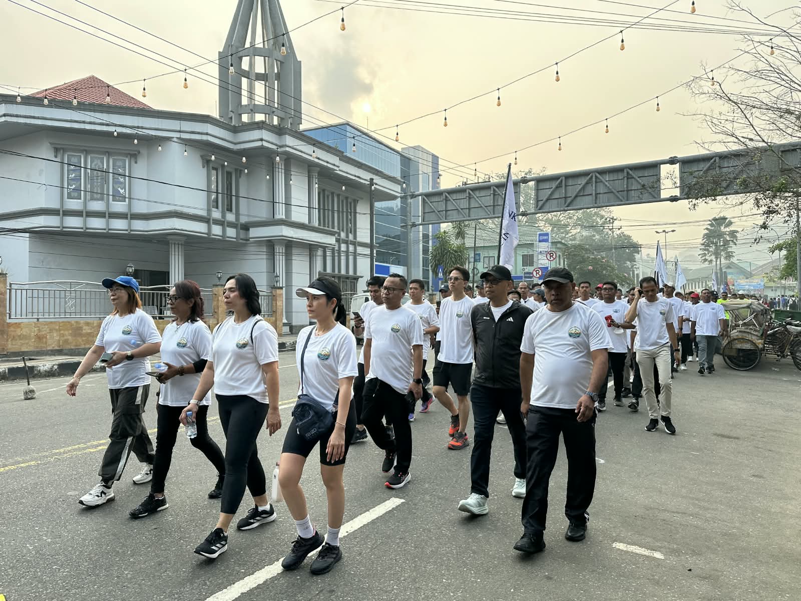 650 Insan Perbankan Maluku Ikuti Fun Walk BMPD 2026 di Ambon, Bazar UMKM hingga Sepeda Motor Jadi Hadiah