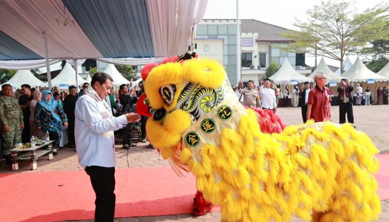 Festival Budaya Pakuhaji Digelar di Halaman Kecamatan, Bupati Tangerang Apresiasi Pertunjukan Kolosal Anak dan UMKM Lokal