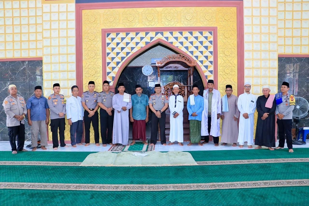 Wakapolda Maluku Utara Sambangi Masjid Barumadoe di Sofifi, Ajak Warga Hidupkan Ronda dan Waspadai Hoaks