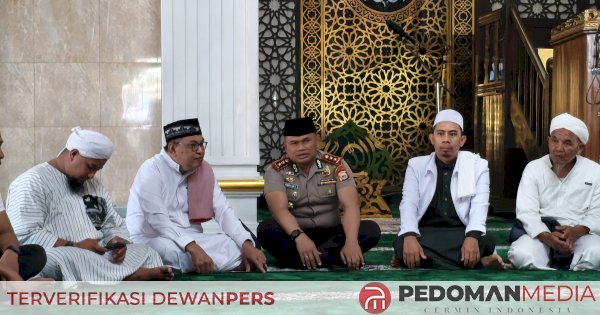 Kapolres Toraja Utara Sambangi Masjid Besar Rantepao, Ajak Jemaah Jaga Kerukunan Usai Sholat Jumat