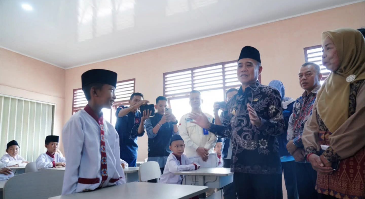 Wabup Ogan Ilir Ardani Tinjau Revitalisasi SDN 12 Tanjung Raja, Dorong Digitalisasi Pembelajaran 2026
