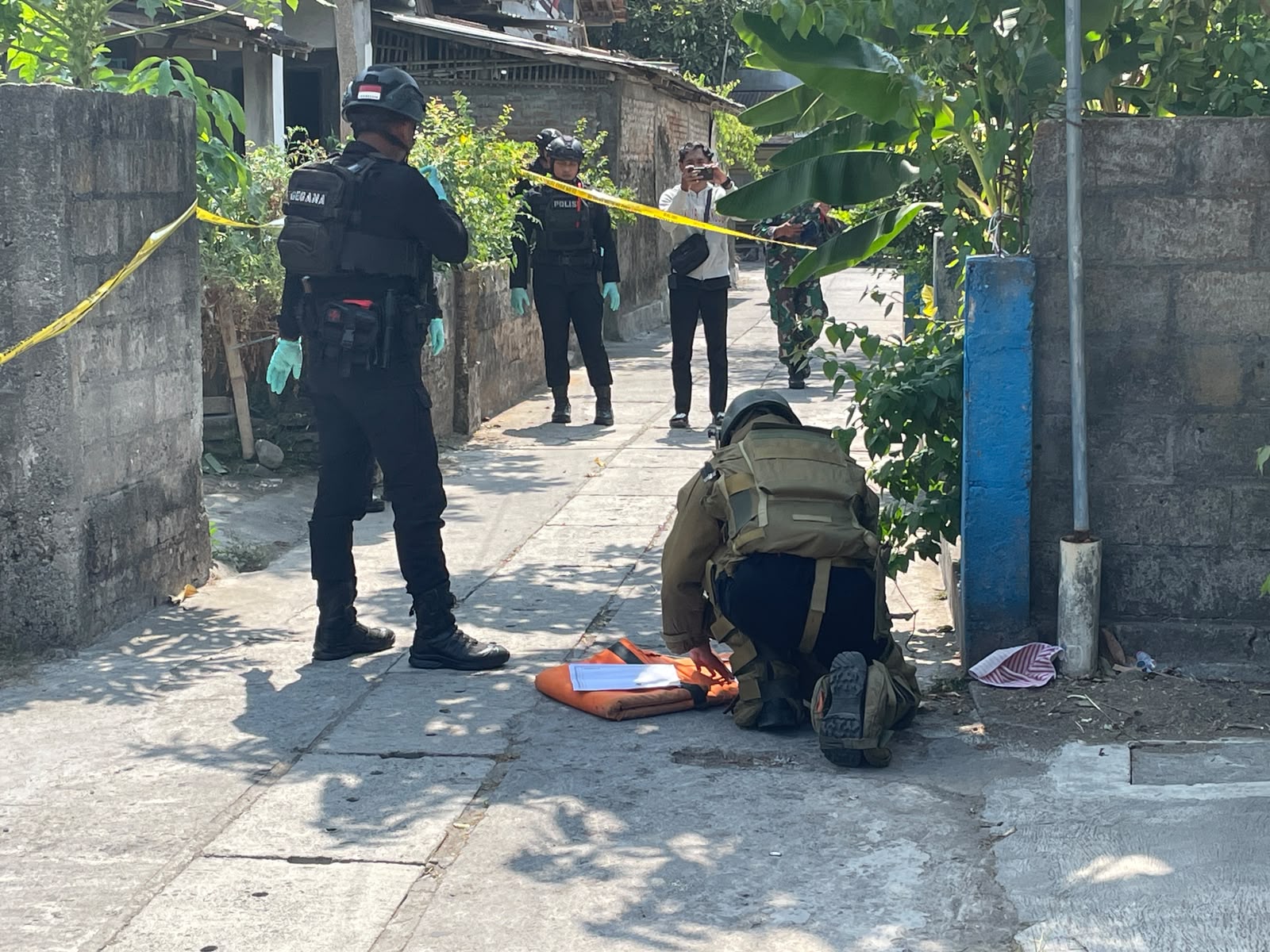 Warga Imogiri Bantul Temukan Granat Manggis di Depan Rumah, Polres Bantul Pasang Garis Polisi