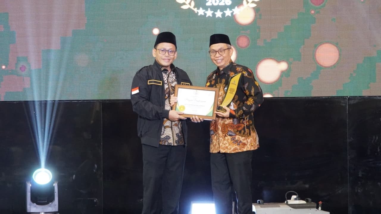 Gubernur NTB Lalu Muhamad Iqbal Raih Penghargaan Gubernur Pendukung Zakat Terbaik di Grand BAZNAS Awards 2026