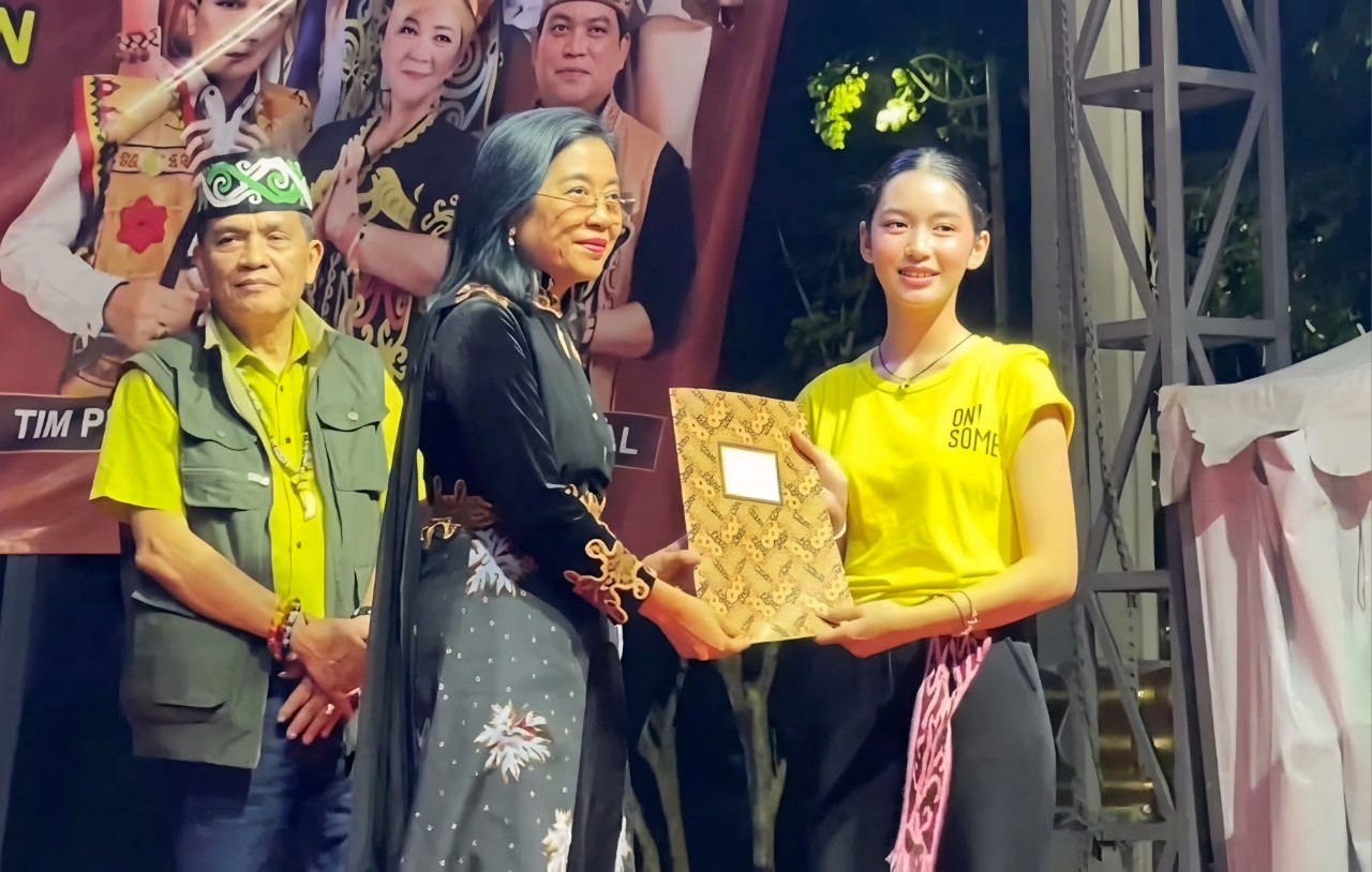 Penutupan Dayak Kolosal di Balikpapan Dorong Tradisi Dayak Jadi Penggerak Ekonomi Kerakyatan
