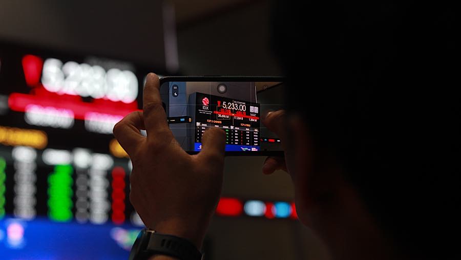 IHSG Ambles 14,91% Sepekan, Kapitalisasi Pasar BEI Menguap Rp1.544 Triliun