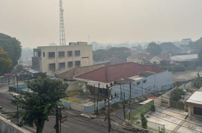 Udara Palembang Masih Berbahaya Sabtu Pagi, Sukarami Tembus AQI 674