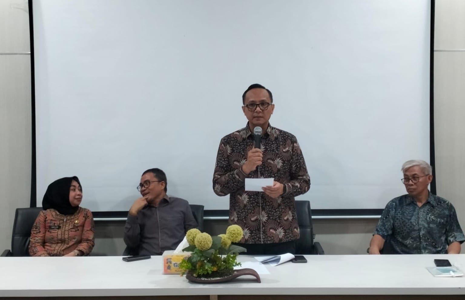 Sekda Kotamobagu Dorong 4 Daerah Bolaang Mongondow Perkuat Perdes dan BUMDes Lewat Bimtek
