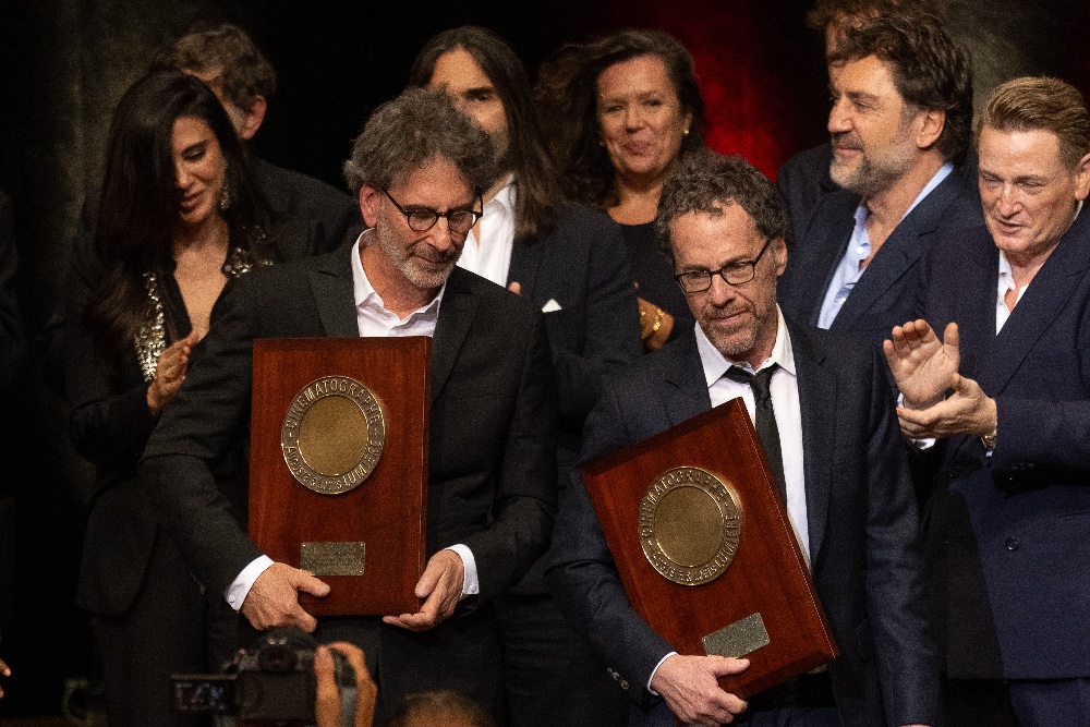 Coen Brothers Terima Lumière Award di Lyon, Ucapkan Terima Kasih Kocak pada Penemu Kamera Film
