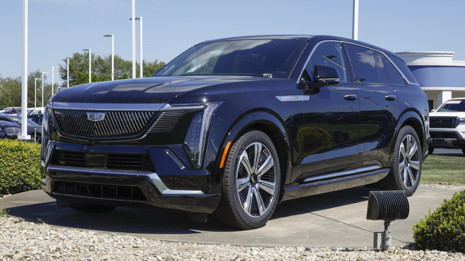 Enam Cadillac Escalade IQ Terbakar di Insiden Kebakaran Dealer Texas