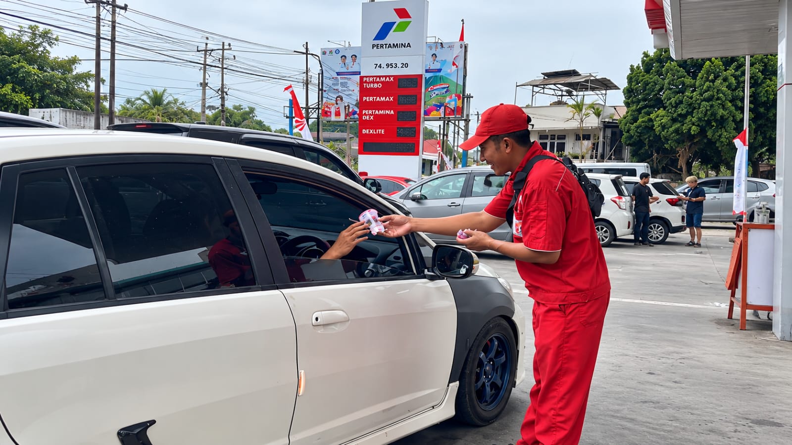 Pertamina Tambah Pasokan Pertalite 30 Persen di Sulut, IT Bitung Beroperasi 24 Jam Urai Antrean SPBU