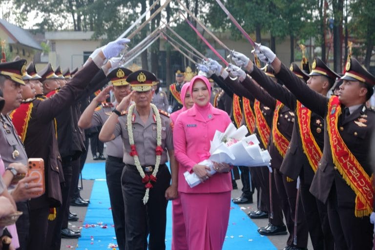 Brigjen Pol Yustan Alpiani Resmi Pimpin Polda Lampung, Terima Pataka Wira Bhakti Ruwa Jurai