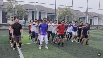Sekolah Bola Bapak-bapak: Jaga Kebugaran Sekaligus Obati Inner Child