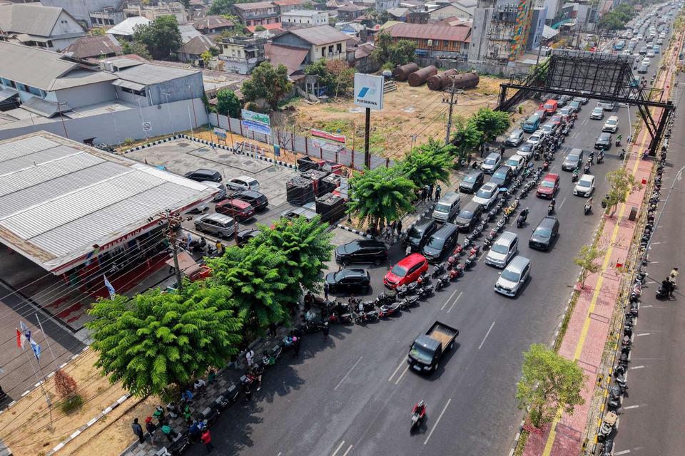 Pertamina Kirim 5 Juta Liter Pertalite ke Manado, Antrean SPBU Dikejar