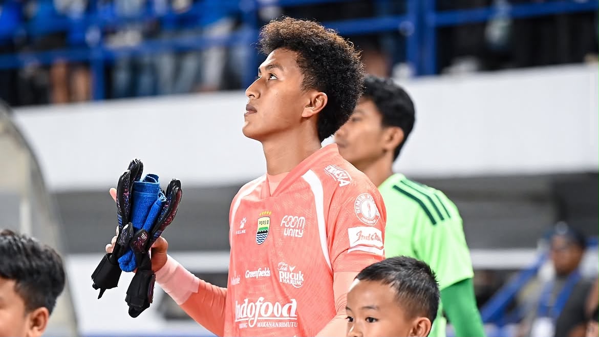 Fitrah Jadi Kiper, Teja Cadangan di Starting XI Persib vs Persik