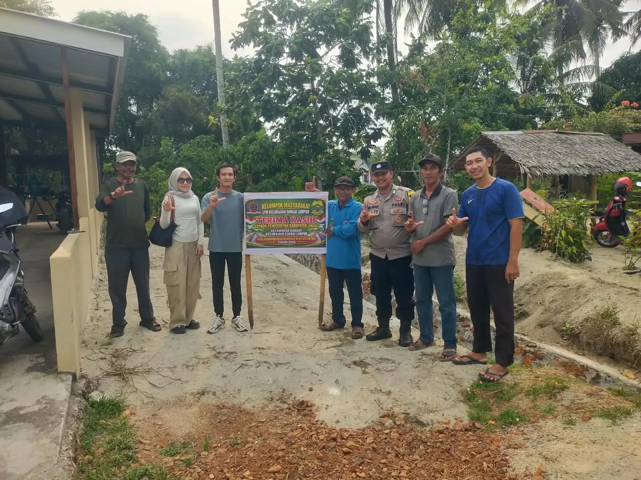 Kelurahan Sungai Lumpur Selesaikan Dua Unit Drainase Beton di RT 002 dan RT 001 Singkep