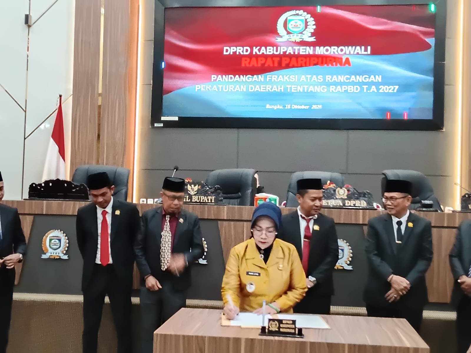 Wabup Morowali Iriane Iliyas Hadiri Paripurna DPRD, Fraksi Sampaikan Pandangan Umum RAPBD 2027