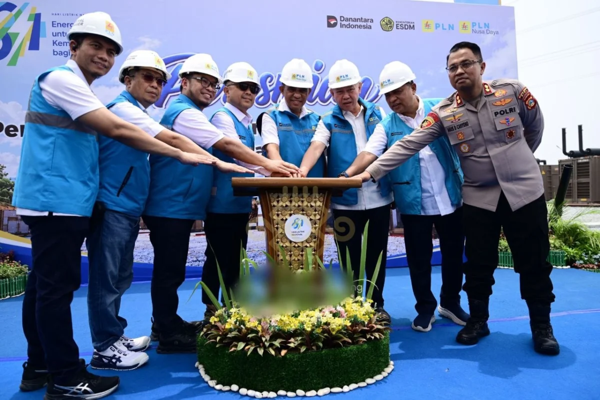 Gubernur Anwar Hafid Targetkan Seluruh Desa di Sulteng Berlistrik 2028 lewat Program Berani Menyala