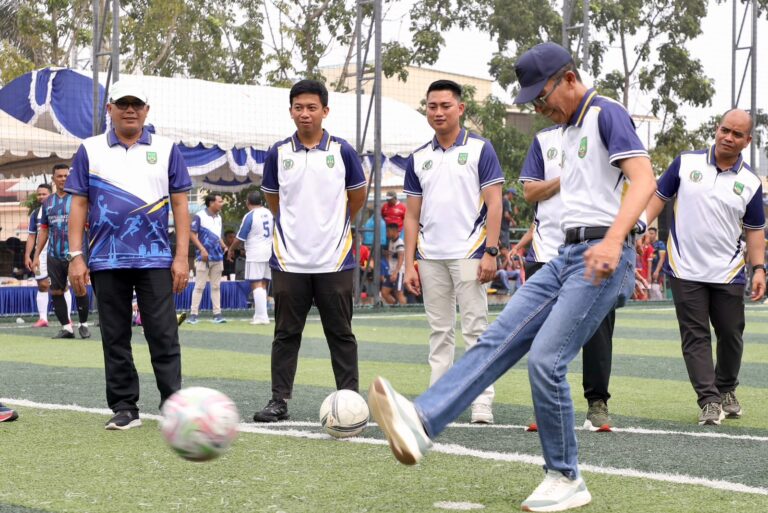 Wali Kota Batam Amsakar Buka Kejuaraan Minisoccer HUT ke-26 DPRD, 2 Pesan Utama untuk Peserta