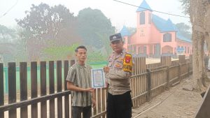 Polsek Kapuas Hulu Sosialisasi Maklumat Larangan Membakar Lahan di Desa Sei Hanyo, Warga Diminta Lapor Jika Ada Api