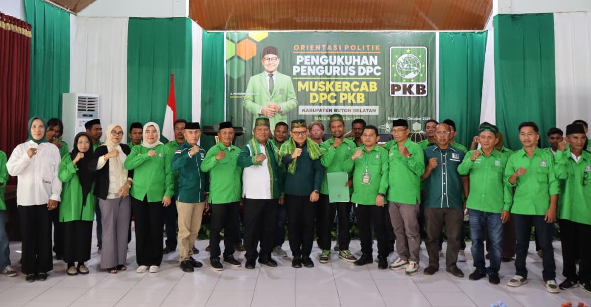 Ketua DPW PKB Sultra Jaelani Lantik Pengurus DPC Buton Selatan, Tekankan Politik Kehadiran hingga ke Pelosok Desa