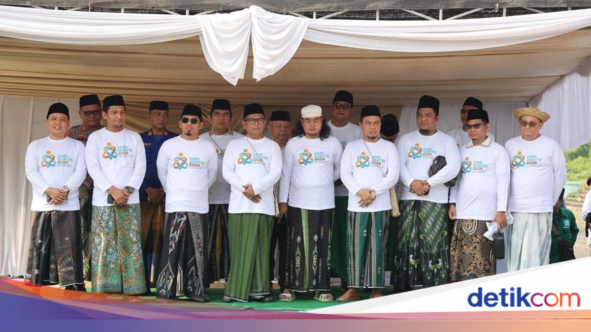 Gubernur Banten Andra Soni Sebut Santri Penopang Ekonomi Kerakyatan di Hari Santri 2026