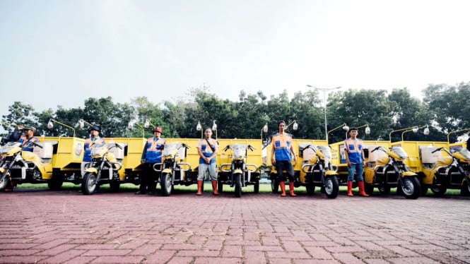 Pemkab Deli Serdang Serahkan 43 Unit Armada Sampah ke 13 Kecamatan, Bupati Minta Langsung Dipakai