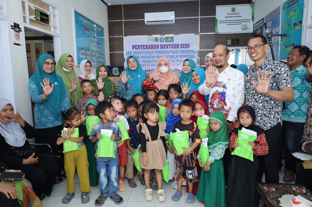 Gizi Anak Sejak Dini: Program Bantuan Susu di Pinrang dan Peran Ibu