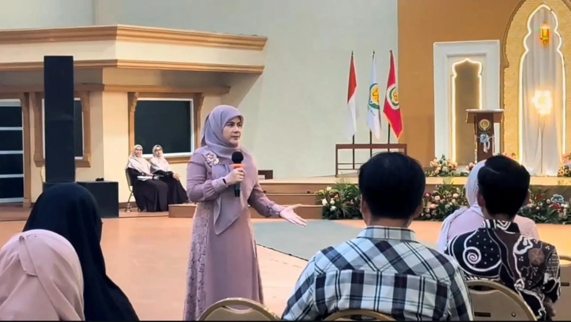 DT Peduli Serang dan RA Al-Izzah Gelar Seminar Parenting, Ajak Orang Tua Jadikan Kehadiran sebagai Prioritas