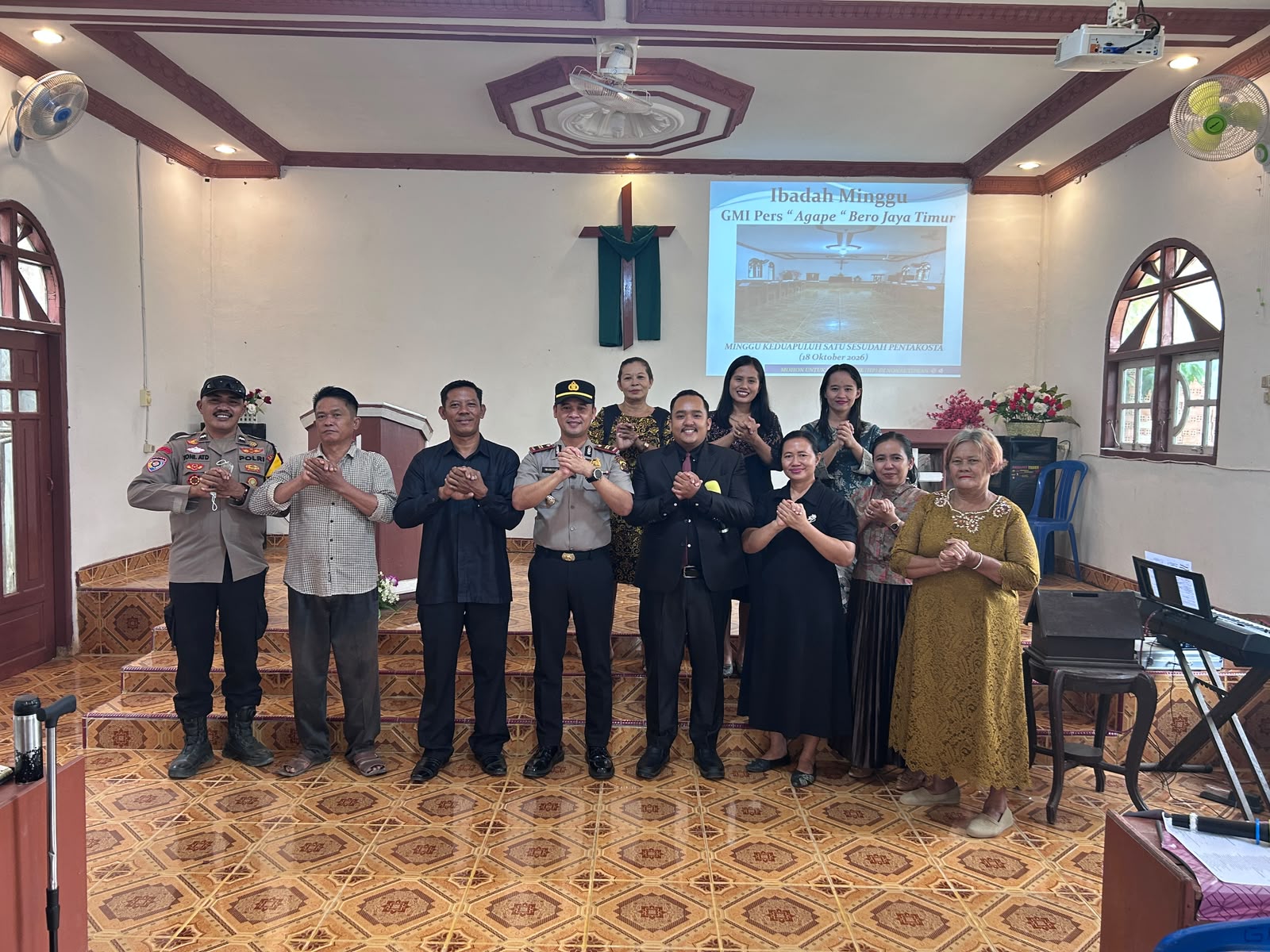 Kapolsek Tungkal Jaya Pimpin Pengamanan Ibadah di Gereja Methodis Agape Muba, Warga Diminta Jauhi Narkoba dan Judi Online