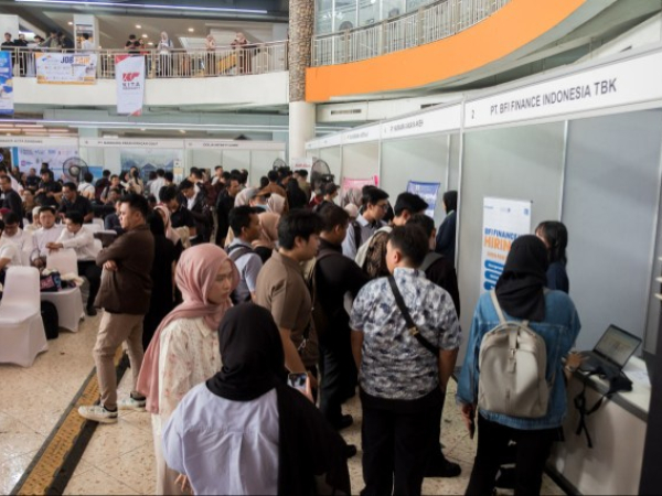 13.044 Pekerja Jabar Kena PHK Januari–September 2026, Pemprov Buka 24.085 Lowongan via Nyari Gawe