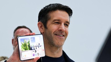 Apple Garap iPhone Duo Sejak 2011, CEO John Ternus Ungkap Asal Mula