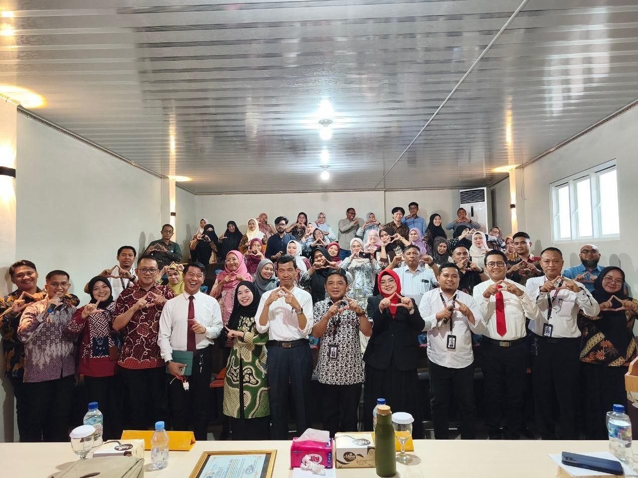 Dosen UBMG Gorontalo Dibekali Strategi Tembus Jurnal Scopus Lewat Kuliah Pakar dan Coaching Clinic