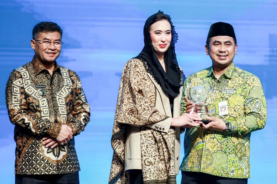 Jawa Tengah Naik ke Peringkat 2 Wisata Ramah Muslim Nasional IMTI 2026, Wagub Taj Yasin Terima Penghargaan di Jakarta