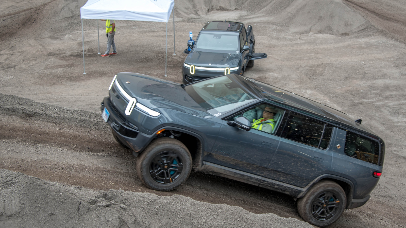 EV vs SUV Bensin untuk Off-Road: Kelebihan dan Kekurangan Sebenarnya