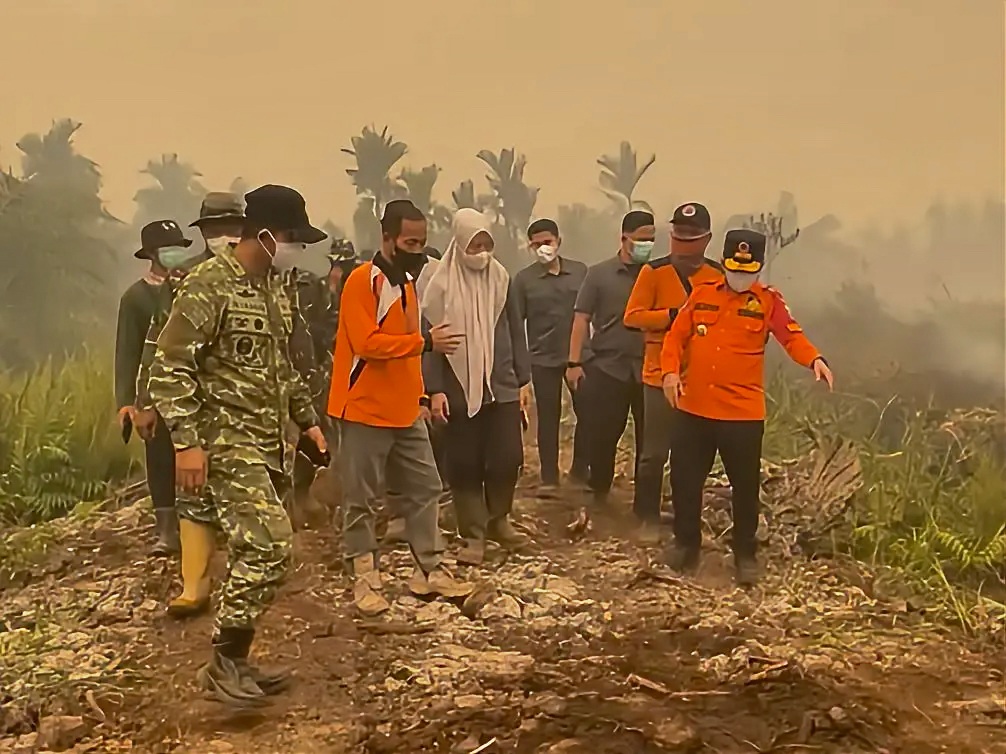 Karhutla di Kumpeh Muaro Jambi Belum Padam, Air Sulit Didapat hingga Water Bombing Terhambat Asap