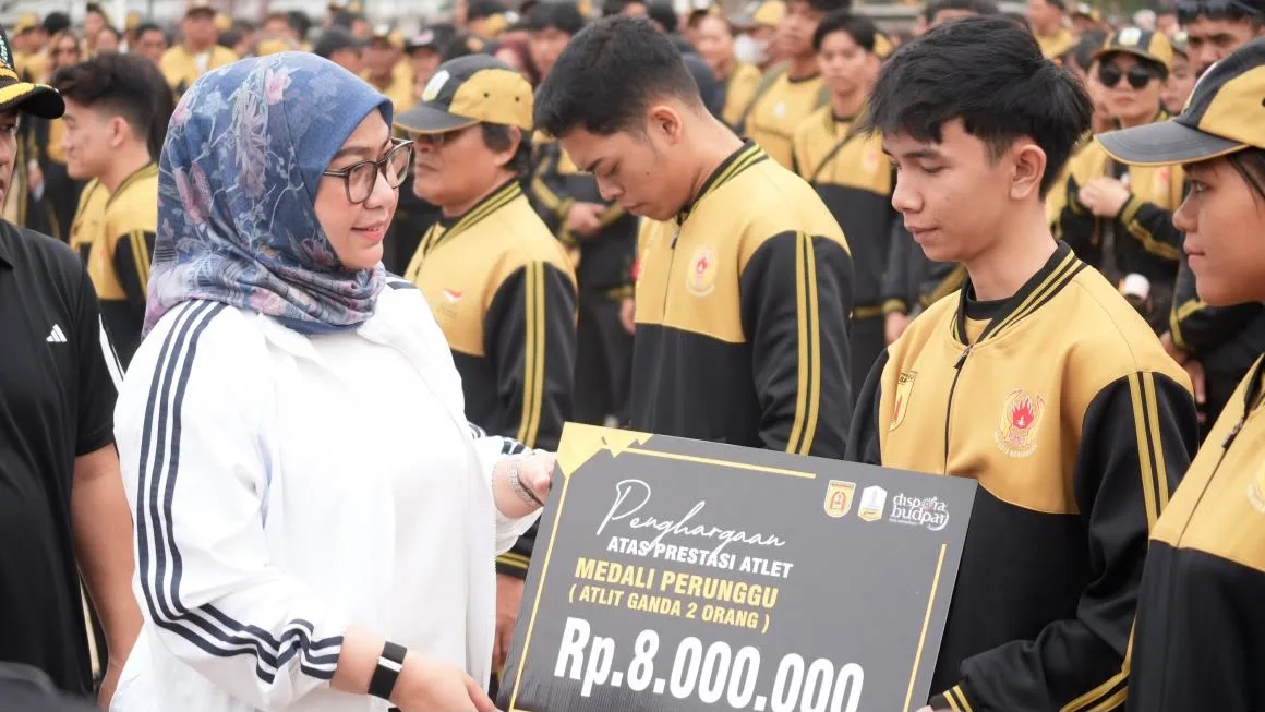 Pemko Banjarbaru Beri Penghargaan Atlet Porprov XII dan Peparprov V, Bonus Emas Perorangan Rp 25 Juta