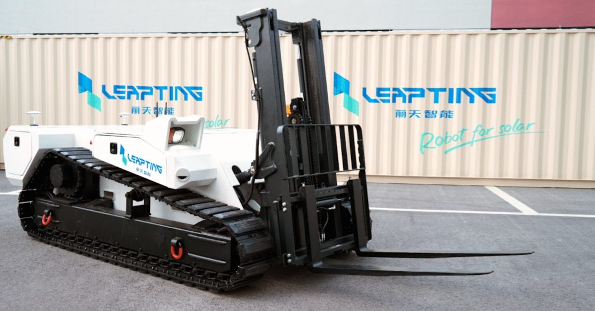 LEAPTING Luncurkan Forklift Otonom Bertenaga Baterai untuk Proyek PLTS Skala Besar