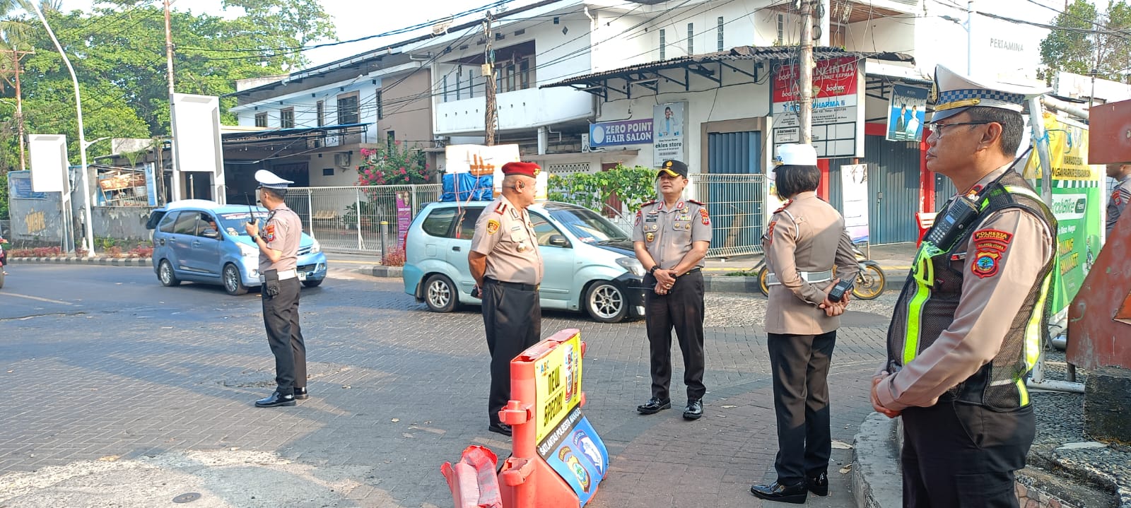 Kapolda Sulut Turun Atur Lalu Lintas Pagi di Manado, Antrean BBM Kini Kondusif