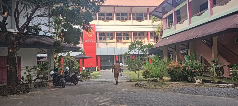 Dikda Sulut Batalkan PJJ Mendadak, Sekolah di Manado Sepi hingga Jam Belajar Digeser