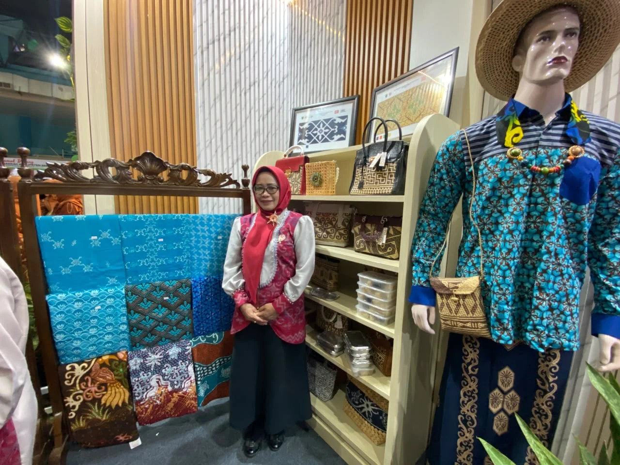 Batik Derawan dan Maratua Dipamerkan di Stand Dekranasda Berau Expo 2026, Dorong UMKM Kerajinan Lokal