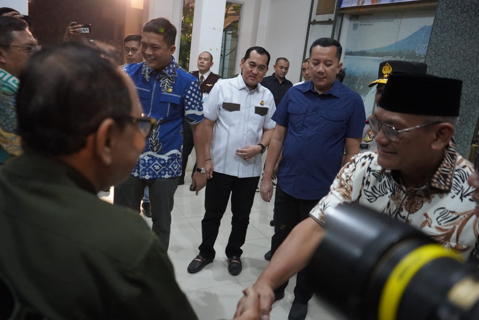 Gubernur Jambi Diwakili Asisten I Sambut 12 Anggota BAM DPR RI di Bandara Sultan Taha, Bahas Aspirasi Warga