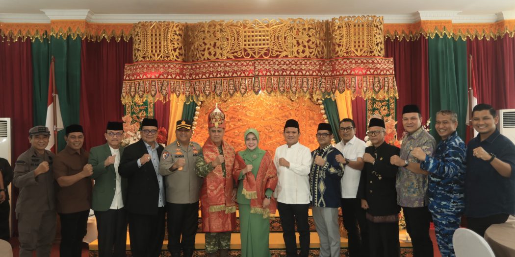 Wagub Aceh Fadhlullah Sambut Pangdam Iskandar Muda Brigjen TNI Mahesa Fitriadi di Bandara Sultan Iskandar Muda