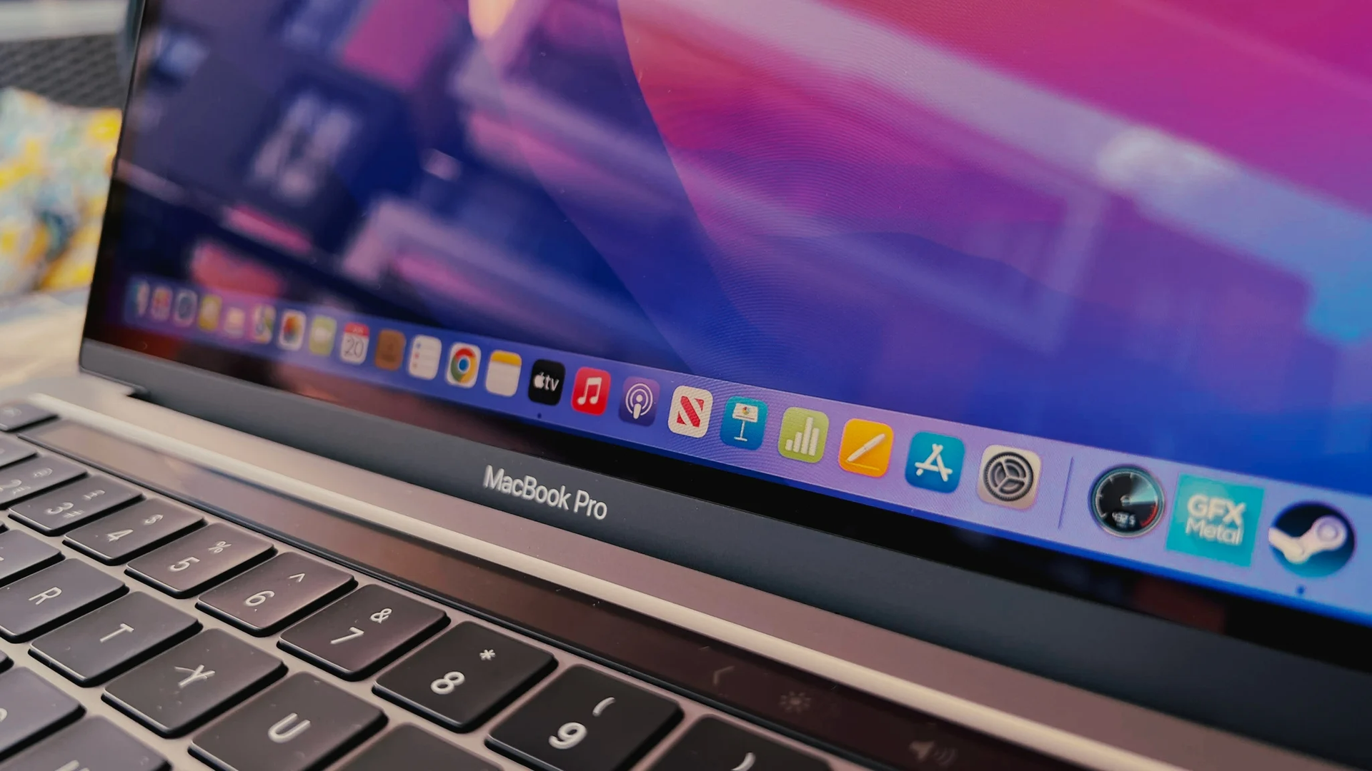 Wallpaper 12 Tahun Windows Insider Dibuat di Mac, Microsoft Disorot